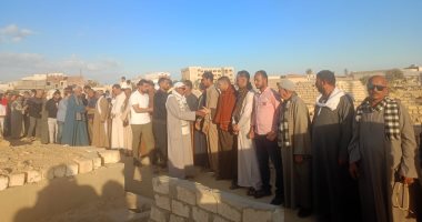 تشييع جثمان مؤذن مسجد السيدة زينب بمسقط رأسه فى الفيوم 