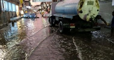 شفط وكسح مياه الأمطار من الشوارع والطرق الرئيسية بالشرقية