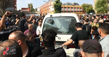 أول جمعة بعد رحيل إسماعيل الليثى.. أخوه يحضر ومحبيه يودعوه