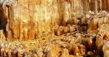 جبل الكريستال فى الصحراء البيضاء