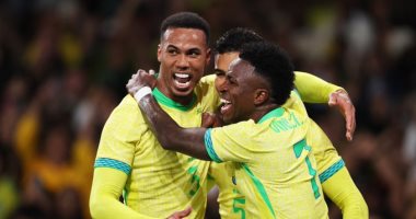 لاعبو منتخب البرازيل يحتفلون بأحد الأهداف