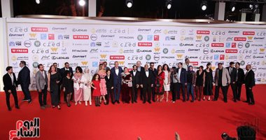 أبطال شكوى 713317 يخطفون الأنظار على ريد كاربت مهرجان القاهرة السينمائي