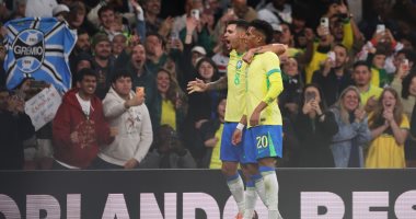 فرحة لاعبو منتخب البرازيل يحتفلون بأحد الأهداف