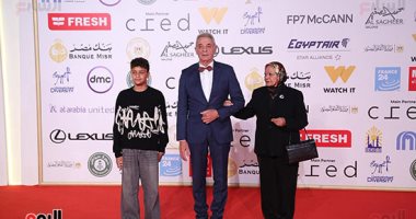 محمود حميدة وزوجته 