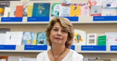 الكاتبة اليونانية بيرسا كوموتسي: معارض الكتب المكان الأمثل لتبادل الأفكار