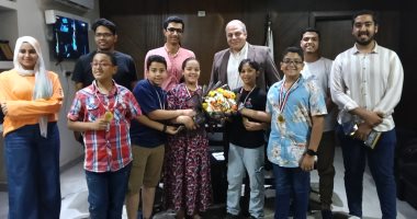 وكيل تعليم قنا يكرم الطلاب الحاصلين على مراكز أولى بمسابقة ناسا