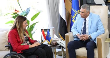 محافظ أسوان يستقبل المشرف العام على المجلس القومى لذوى الإعاقة