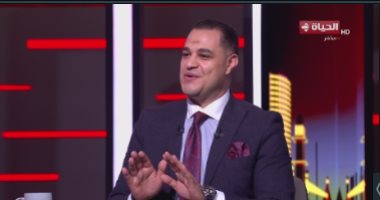 أحمد هارون يحذر من "هبل السوشيال ميديا": هروب من الصدمات النفسية