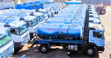 تعظيم سلام للجنود المجهولة.. فرق الطوارئ والتدخل السريع تعمل تحت المطر فى إزالة تجمعات المياه بمطروح.. العمل بعيداً عن الأضواء وفي ظروف قاسية يتعاملون مع آثار الطقس السيئ.. صور
