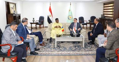 وزير الزراعة يستقبل وزير الثروة الحيوانية بدولة تشاد