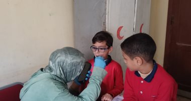 الكشف على 283 حالة بمدارس كفر شكر ضمن مبادرة "من أجل قلوب أطفالنا"