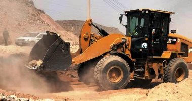 إزالة 386 حالة تعد على أملاك الدولة فى أسوان.. صور