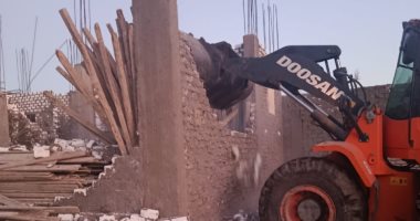 محافظ الإسكندرية يشدد على رؤساء الأحياء بالتعامل الحاسم مع أى بناء مخالف