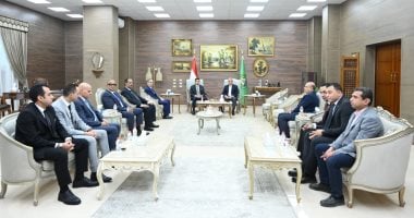 وزير الرياضة ومحافظ الإسماعيلية مع اللجنة المؤقتة للإسماعيلى 