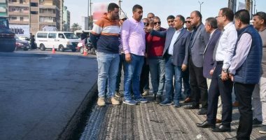 محافظ الشرقية يتفقد رصف شارع سعد زغلول بالزقازيق