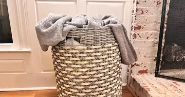 حيل سهلة لتنظيف البطاطين وزيادة نعومتها.. مش محتاجة الدراى كلين