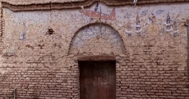 جدران منازل قنا تحكى التاريخ.. رسوم المنازل القديمة تراث حى لا يندثر.. صور