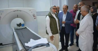 نائب محافظ الوادي الجديد تتفقد مستشفى صدر الخارجة وتوجه بصرف مكافأة للكوادر