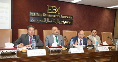 جانب من اجتماع عقدته لجنة الزراعة والري بجمعية رجال الأعمال