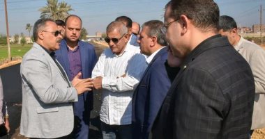 محافظ الشرقية يتفقد أعمال رصف ورفع كفاءة طريق النكارية/ القنايات