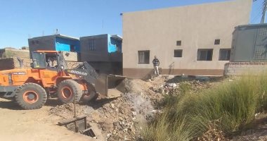 بدء أعمال حفر وتركيب شبكة الغاز بشارع نهر النيل بأرمنت الوابورات.. صور