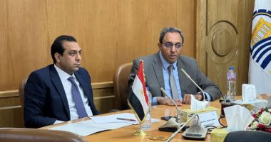 محافظ قنا يبحث مع اللجنة التنفيذية للمشروعات الخضراء والذكية إطلاق مبادرة قنا تتحول للأخضر