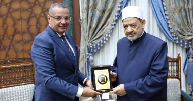 محافظ جنوب سيناء وشيخ الأزهر يبحثان دور بيت الزكاة والصدقات