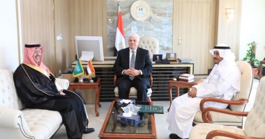 وزير التعليم العالي يبحث سبل تعزيز التعاون مع السفير السعودى بالقاهرة