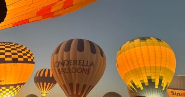 سماء الأقصر تشهد تحليق 77 رحلة بالون طائر أقلت على متنها 1750 سائحا.. صور