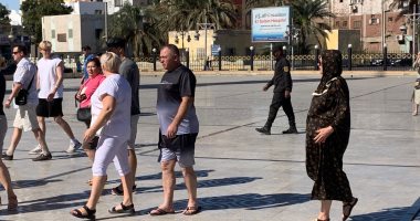 ارتفاع كبير للزيارات السياحية اليومية لمسجد الميناء الكبير بالغردقة.. مئات الزيارات من مختلف الجنسيات حول العالم.. الترويج له كأكبر معلم إسلامى وثقافى فى البحر الأحمر يجعله وجهة رئيسية للرحلات الداخلية.. صور