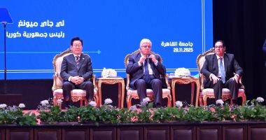 الرئيس الكوري في زيارة تاريخية لجامعة القاهرة ويتعهد بتوسيع التعاون مع مصر