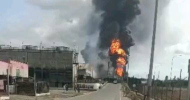 اندلاع حريق هائل فى مشروع نفطى بفنزويلا.. فيديو