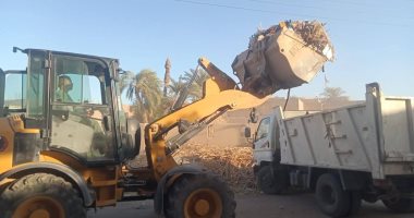 رفع 50 طن من القمامة والمخلفات الصلبة والأتربة بقرى مركز سوهاج