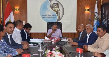 رئيس مياه الأقصر يعقد اجتماع مشروع الصرف الصحي المتكامل.. صور