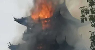 حريق يلتهم معبد وينتشانج الواقع على جبل فنجهوانج بالصين.. فيديو