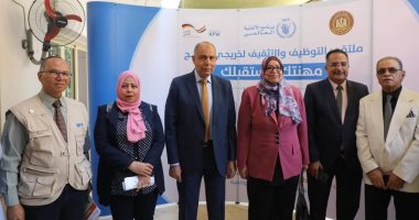 1353 فرصة عمل بالقطاع الخاص واعتماد 499 عقد عمل بالخارج بالمنيا أكتوبر الماضى