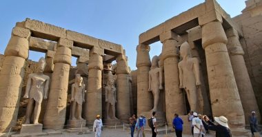 خريطة الزيارات السياحية المبهجة من حول العالم فى شرق وغرب الأقصر.. صور