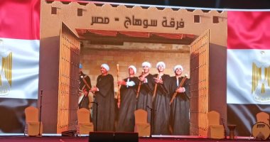 فرقة سوهاج للفنون الشعبية تشارك فى فعالية "العالم العربى" بالكويت