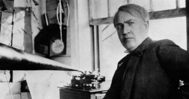 توماس إديسون والفونوغراف.. اختراع جعل الصوت خالدا