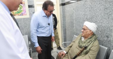 وزير الصحة يتفقد تطوير مبنى العيادات الخارجية بمستشفى الجمهورية التعليمى