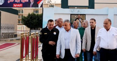 محافظ الإسماعيلية يتفقد مقار انتخابية للوقوف على الاستعدادات 