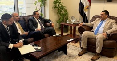 التمثيل التجاري المصرى يبحث مع بنك الإمارات دبي الوطني دعم الشركات المصرية