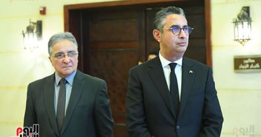 وزير  الداخلية اللواء محمود توفيق يقدم واجب العزاء لوزير التموين فى والدته