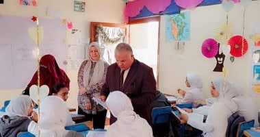وكيل تعليم الفيوم يتابع انضباط العملية التعليمية خلال جولة بالمدارس