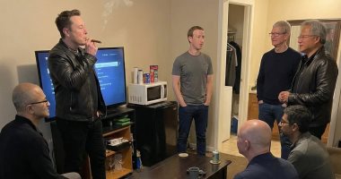 صورة بتريليون دولار.. حقيقة تجمع ماسك وزوكربيرج وجيف بيزوس داخل شقة