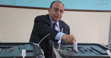 محافظ الإسكندرية الأسبق يدلى بصوته فى انتخابات النواب 2025 بشيراتون.. صور