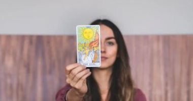 تحذيرات من الفلك لمواليد 5 أبراج.. العناد يهدد برج الأسد بالخسارة