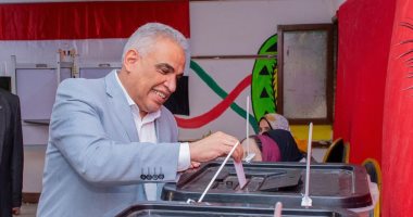 رئيس جامعة طنطا يدلي بصوته ويدعو جميع منسوبى الجامعة للمشاركة الإيجابية