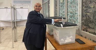 أشرف عبد الغنى عضو مجلس الشيوخ يدلى بصوته فى انتخابات النواب 2025.. صور