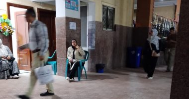 استمرار التوافد على اللجان الفرعية بعين شمس قبل دقائق من غلق باب التصويت